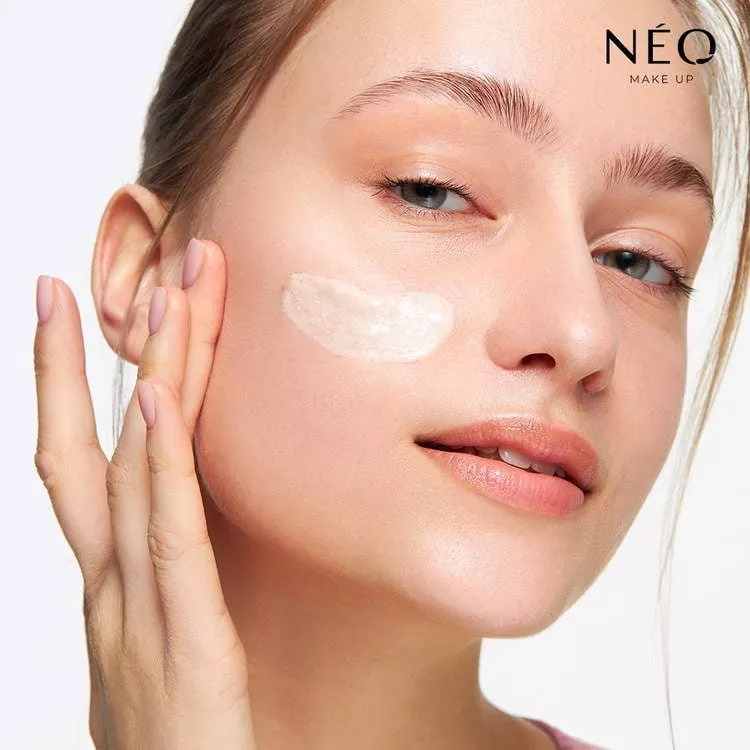 Neo Makeup Intense Serum Illuminating - Moisturizing Light Makeup Base Glowing Effect 30ml