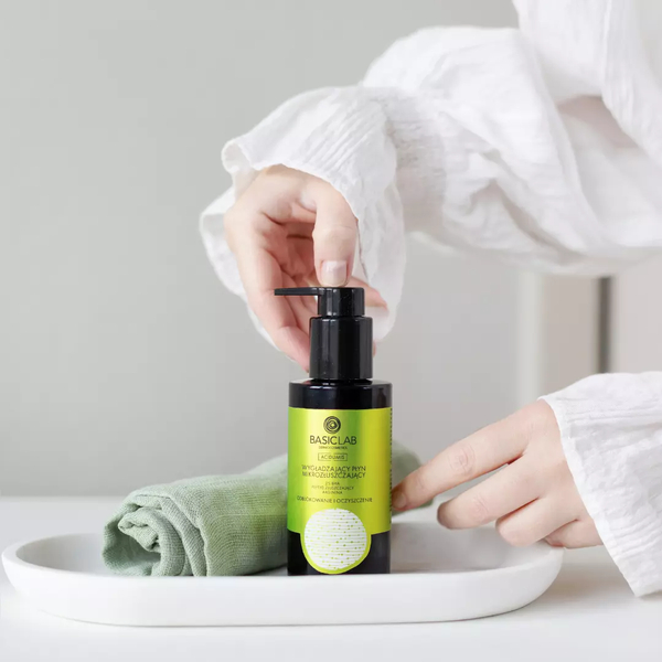BasicLab Advanced Smoothing Micro-Exfoliating Fluid with 2% BHA for Acne-Prone Skin - 100ml