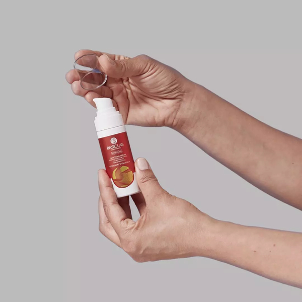 BasicLab Emulsyjne Serum Nocne z Czystym Retinolem 0,3%, Witaminą C i Koenzymem Q10 do Odnowy Skóry - 30 ml