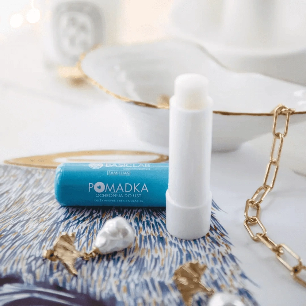 BasicLab Famillias Odżywczo-Nawilżająca Ochronna Pomadka do Ust 1 Sztuka