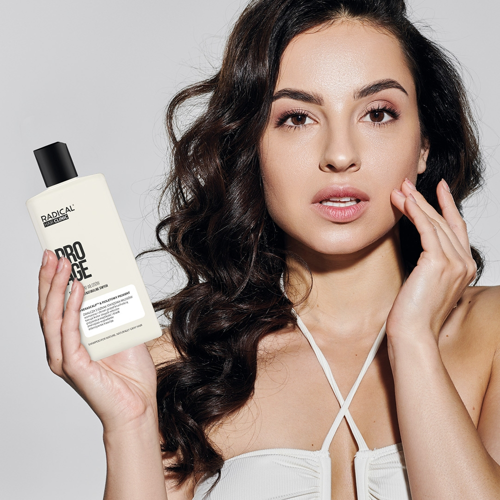 Farmona Radical Hair Clinic Pro Age Szampon dla Włosów Dojrzałych i Naturalnie Siwych 300ml