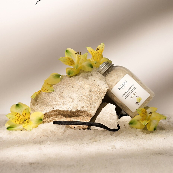 Kanu Nature Regenerating and Relaxing Mineral Bath Salt with Vanilla Scent 350g