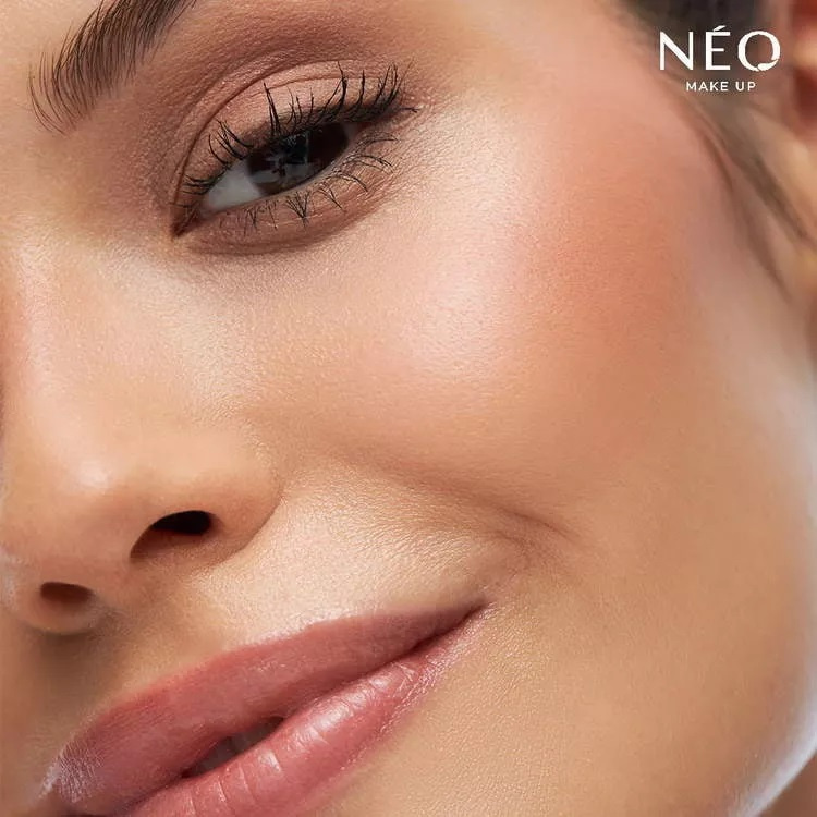 Neo Makeup Intense Serum Sheer SPF 30 Moisturizing Foundation No. 3.5 Beige with Glass Skin Effect 30ml