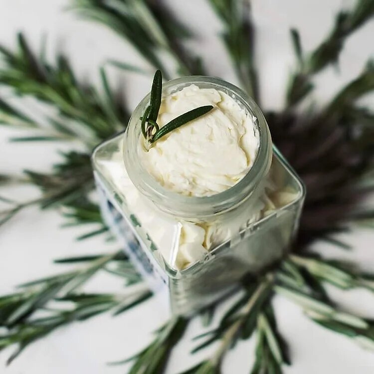 Manufaktura Zacnego Mydła Mus do Twarzy i Ciała dla Mężczyzn z Olejkiem Eterycznym z Rozmarynu i Drzewa Cedrowego 200ml