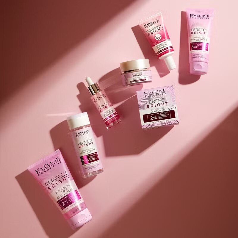 Eveline Perfect Bright Rozjaśniający Tonik Wzmacniający Blask dla Skóry Szarej Skłonnej do Przebarwień 150ml