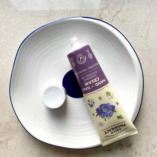 Green Pharmacy Regenerating Hand and Nail Cream Chamomile and Linseed Oil 100ml