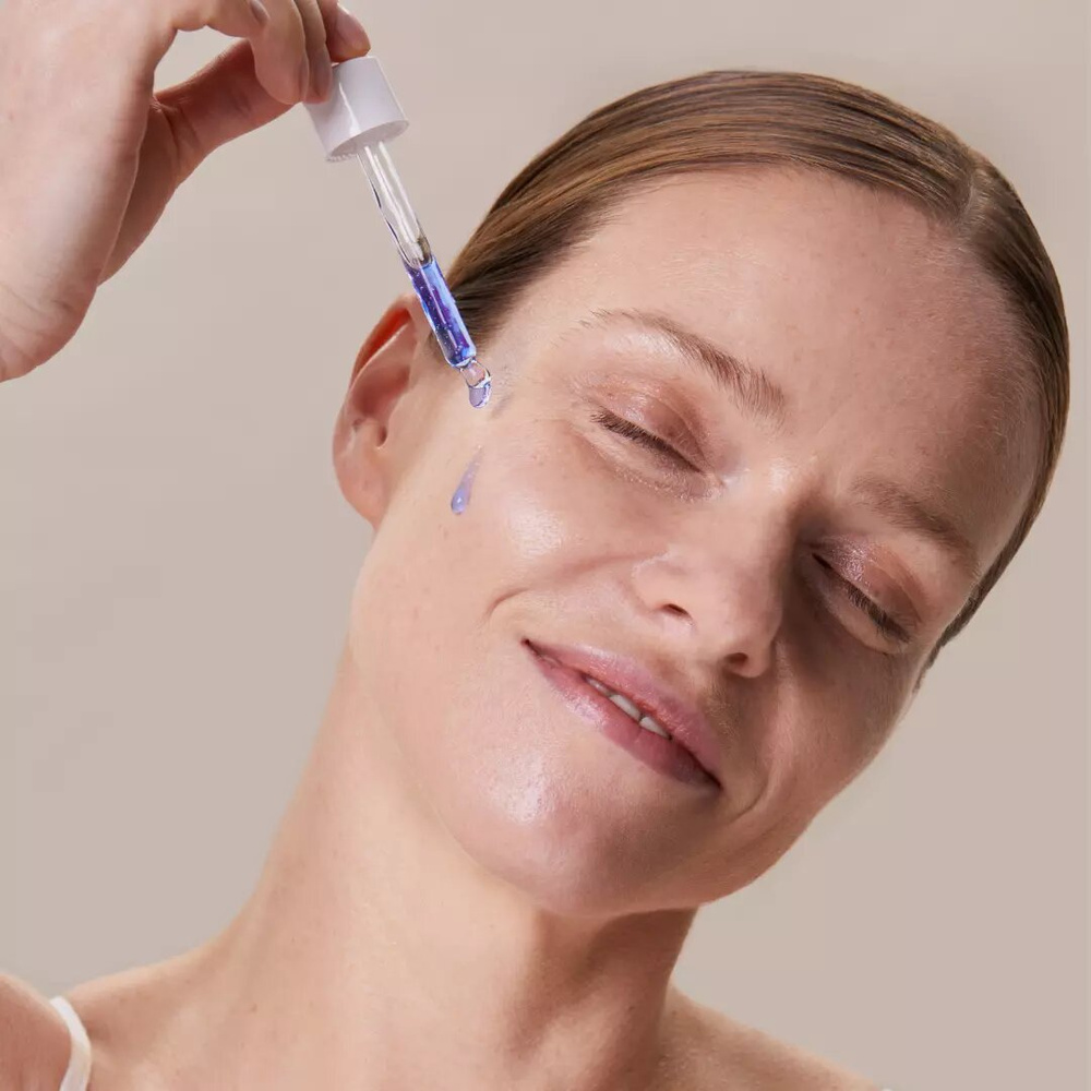 BasicLab Serum Ujędrniające z 0,5% Czystych Peptydów Miedziowych Elastyczność i Wypełnienie dla każdego Rodzaju Skóry na Dzień i na Noc 30ml