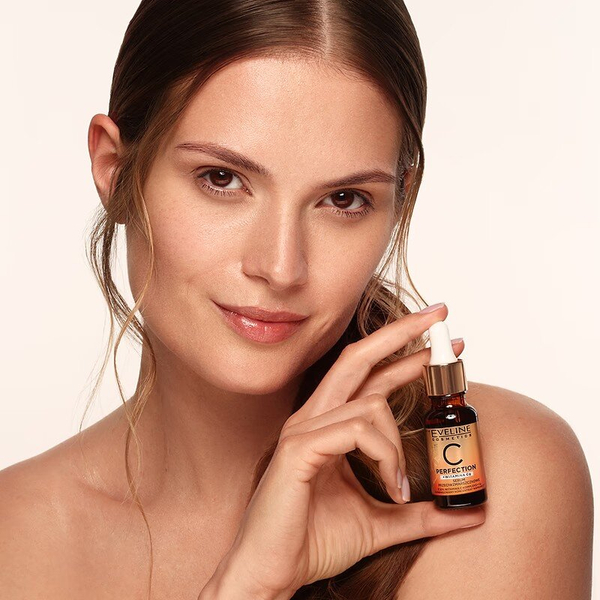 Eveline C Sensation Silnie Odmładzające Serum Przeciwzmarszczkowe z Wysokim Stężeniem Witaminy C 18ml