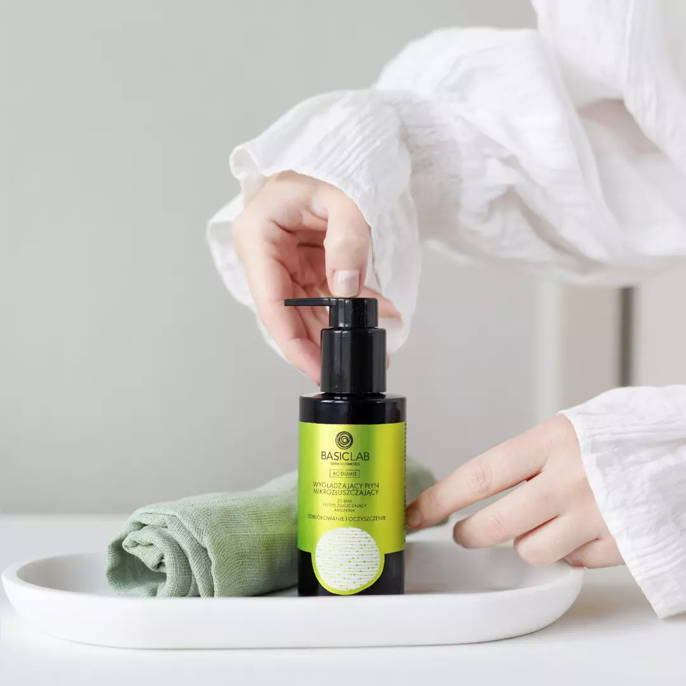 BasicLab Advanced Smoothing Micro-Exfoliating Fluid with 2% BHA for Acne-Prone Skin - 100ml