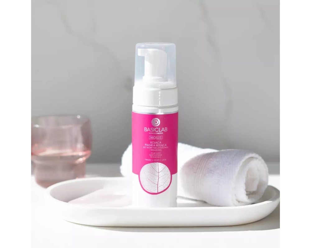 BasicLab Micellis Soothing Cleansing Foam 2% Betaine Naringenin Vitamin C for Capillary and Sensitive Skin 150ml