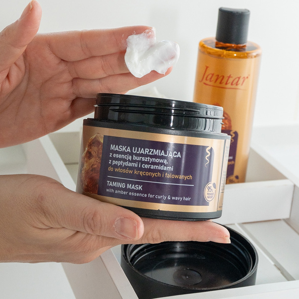 Jantar Taming Mask with Amber Essence Peptides Ceramides and Macadamia Oil for Curly Hair 200ml