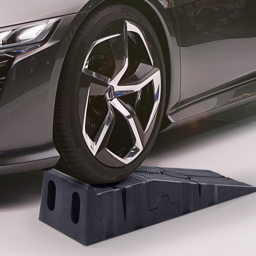 DURHAND 2 PCs Car Ramps Heavy Duty 2.5 Ton Motorhome Levelling Ramps, Plastic Garage Workshop Car Lift, Portable Automotive Vehicle Campervan Car Ramp, Black